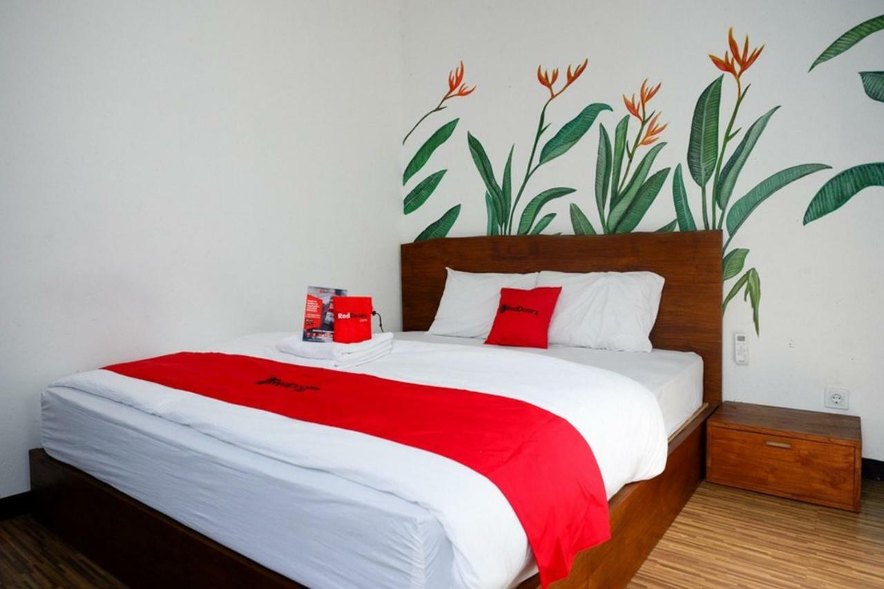 Reddoorz @ Jalan Raya Semat Canggu BALI Exterior photo